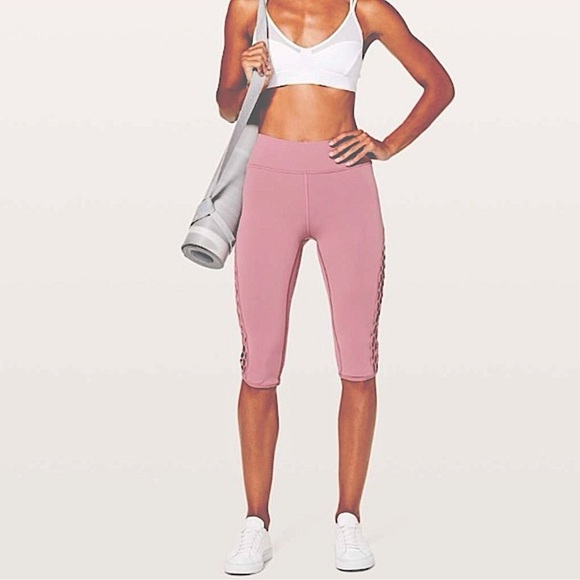 Lululemon Loveknot Crop 15” in Figue - Picture 2 of 13